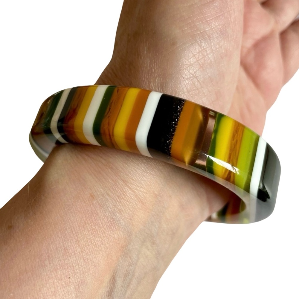 Vintage Striped Resin Bangle Bracelet - Picture 3 of 8
